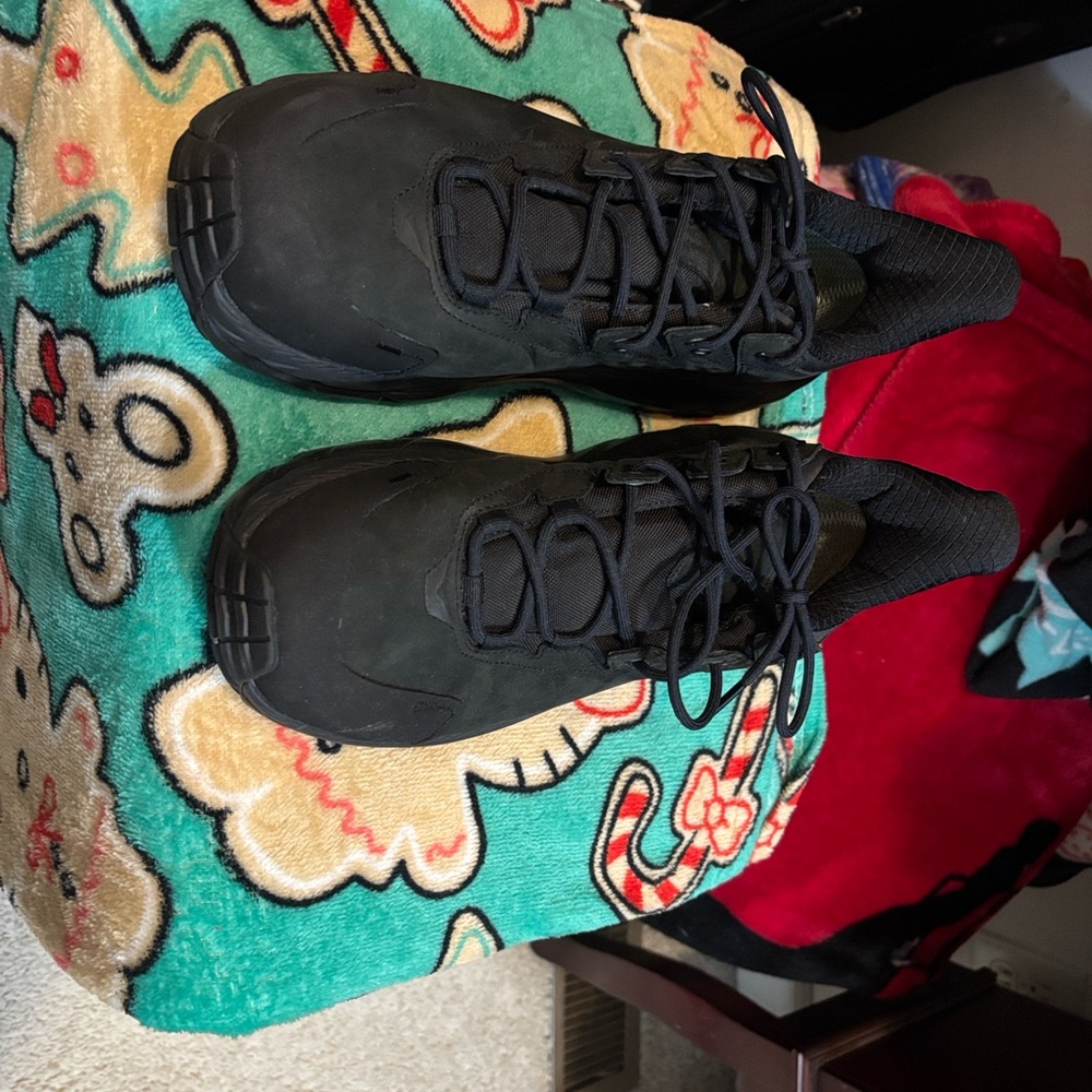 Hoka KAHA 2 Gore Tex trail shoes
